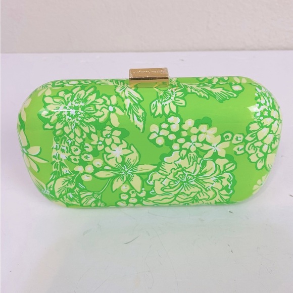 Lily Pulitzer Hard She’ll Limeade It’s A Spring Thing Clutch 7” x 4” x 2” - Picture 3 of 8
